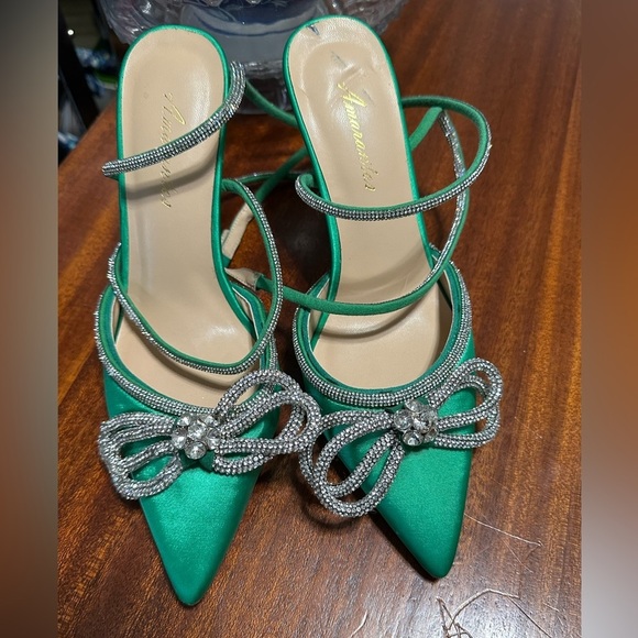 NWOT Green Jeweled Strappy Double Bow Holiday Christmas Iridescent Heels Size 7 - Picture 12 of 16